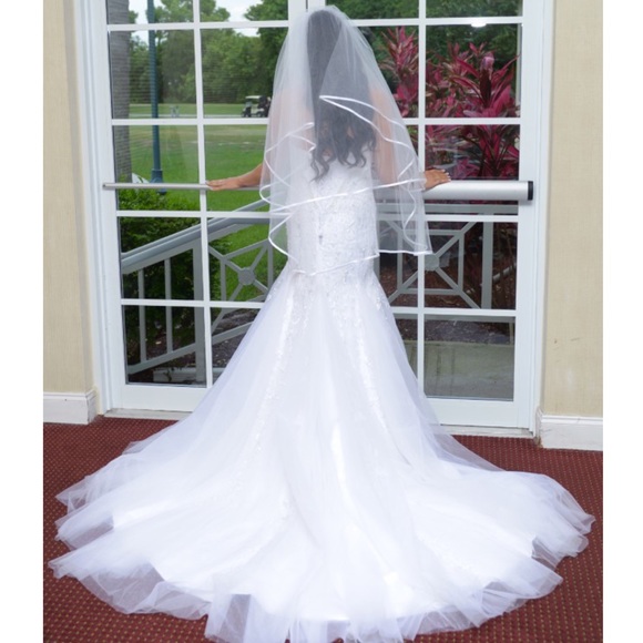 Wedding Dress - Picture 4 of 6